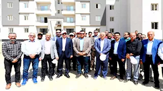 وزير الإسكان يتفقد مشروعات سكنية وخدمية بمدينة العبور الجديدة