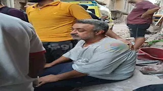 انقذته وجبة الإفطار.. مأساة أب ودّع أسرته تحت أنقاض عقار الزقازيق (صور)
