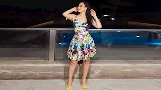 بـ"فستان جريء".. 20 صورة لإطلالة بوسي الجديدة وعبير صبري تعلق (صور)