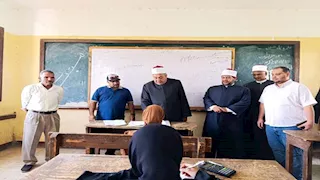 رئيس "المعاهد الأزهريّة" يتفقد امتحانات الدور الثاني للثانوية بأسوان