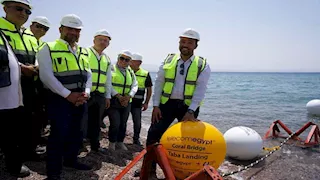  "المصرية للاتصلات" تعلن الانتهاء من ربط مصر والأردن عبر الكابل البحري "كورال بريدج"