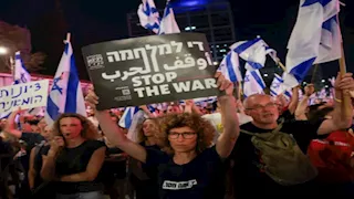 عائلات الأسرى تدعو قادة الشاباك والجيش للتمرد على أوامر حكومة نتنياهو