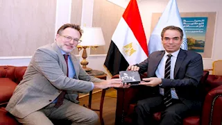 السفير الكندي يزور ماسبيرو ويشيد بحضارة مصر وشعبها