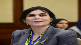 "القومي للمرأة" يهنئ الدكتورة عزة كامل لفوزها بجائزة التميز للمرأة العربية