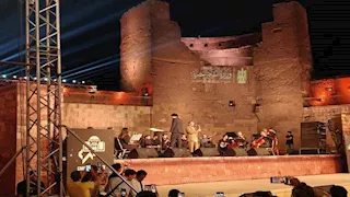 بالصور| علي الحجار يفتتح حفله في مهرجان القلعة للموسيقى والغناء بأغنية "المال والبنون"