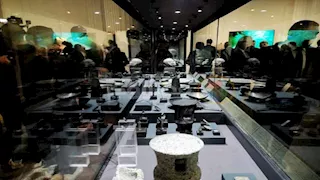 الإسكندرية تحتفي بآثارها المغمورة بالمياه.. افتتاح معرض "أسرار المدينة الغارقة" -صور