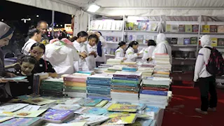 إقبال جماهيري على معرض السويس الثالث للكتاب- صور