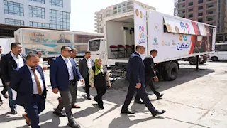 تنطلق غدًا في الغربية.. وزير العمل يتفقد وحدتَي تدريب مهني متنقلتَين