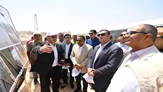 وزير الإسكان ومحافظ مطروح يتفقدان مشروع إحلال وتجديد كوبري روميل