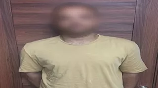  فيديو صادم | عاطل يتحرش بسيدة في "ميني باص".. والداخلية تكشف تفاصيل  