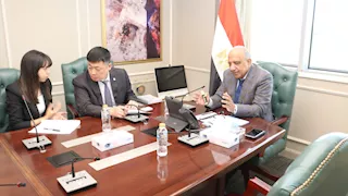 وزير الكهرباء يبحث مع "تشاينا انيرجى" سبل تعزيز التعاون