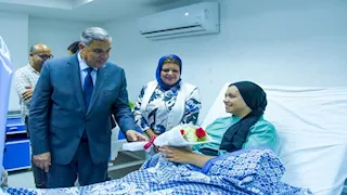 محافظ الإسكندرية يزور مصابي حادث الغرق بشاطئ أبو تلات في مستشفى العامرية- صور