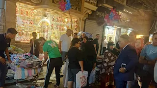 محافظ الدقهلية يوجه برفع الإشغالات خلال جولة ليلية بشارع الجلاء (صور)