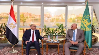  تفاصيل لقاء وزير العمل و محافظ القليوبية - صور