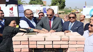 سراج يضع حجر أساس مشروع صرف بـ378 مليون جنيه في سوهاج (صور)