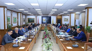 مجلس جامعة المنيا يتبرع بربع رواتبه لدعم مستشفى الأورام (صور)