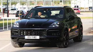 فندق بالمطار.. لاعب يلجأ لحيلة للرحيل عن فريقه.. ما القصة؟