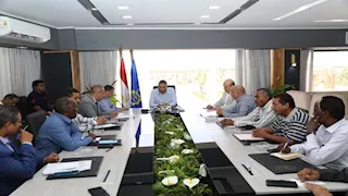 محافظ أسوان يراجع جاهزية المدارس لاستقبال العام الدراسي الجديد (صور)  