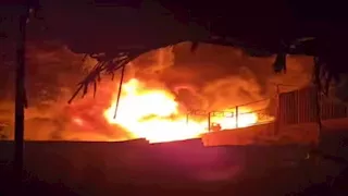 حريق يلتهم مخزن مخلفات أقمشة في بني سويف