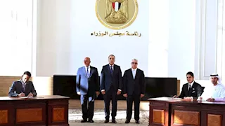 مدبولي يشهد توقيع عقد لإنتاج الطاقة الشمسية بمنطقة السخنة الصناعية