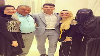 شقيقتان ووالده مدير مدرسة.. 16 صورة وأبرز المعلومات عن عائلة أحمد سيد زيزو
