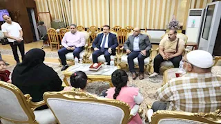 محافظ المنوفية يوجه بنقل طفل مريض ويوفر مسكناً لأرملة -صور