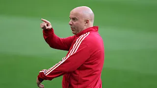 "أنا نفس المدرب".. أرني سلوت يتحدث عن تراجع مستوى ليفربول