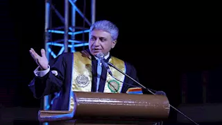 وزير السياحة يشارك في حفل تخرج الدفعة الثانية بالأكاديمية العربية للعلوم