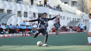 هزيمة بـ 3 دقائق وظهور ابنة أسطورة الأهلي.. لقطات مباراة بيراميدز و SAK بدوري السيدات (فيديو وصور)