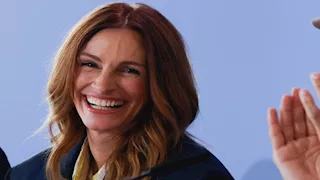 "أسطورة".. جوليا روبرتس تنعى جورجيو أرماني 