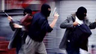 شاب يفبرك واقعة سطو بالهرم لإرضاء خطيبته.. ماذا يقول القانون؟