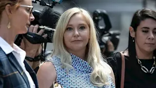 أسرة فيرجينيا جوفري تطالب بكشف الوثائق عن فضيحة إبستين الجنسية