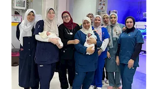 فريق طبي بمستشفى أطفال بنها ينقذ طفلين وُلدا بوزن 900 جرام