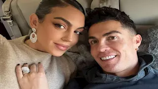 جورجينا بإطلالة ساحرة رفقة كريستيانو رونالدو 