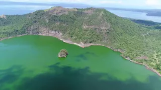 تكونت نتيجة سلسلة انفجارات.. ما هي البحيرة التي تقع داخل بحيرة داخل جزيرة؟