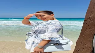 20 صورة لإطلالات صيفية جريئة لنسرين طافش.. وناقدة موضة تعلق