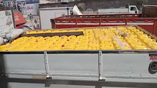 قبل بيعها للمواطنين.. ضبط 4 أطنان زيوت طعام فاسدة في كفر الشيخ