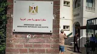 "حصار السفارات": احتجاجات واعتداءات على بعثات دبلوماسية أردنية ومصرية تثير ردود فعل رسمية وشعبية