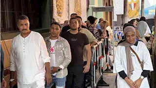 بالصور- طوابير الناخبين تتصدر المشهد أمام لجان انتخابات الشيوخ بالإسماعيلية