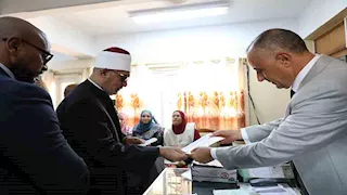 المفتي يُدلي بصوته في انتخابات مجلس الشيوخ: المشاركة مسؤولية وطنية 