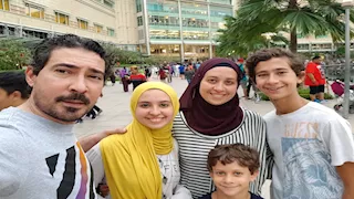 "ثلاثة أبناء".. 15 صورة وأبرز المعلومات عن عائلة محمد بركات نجم الأهلي السابق