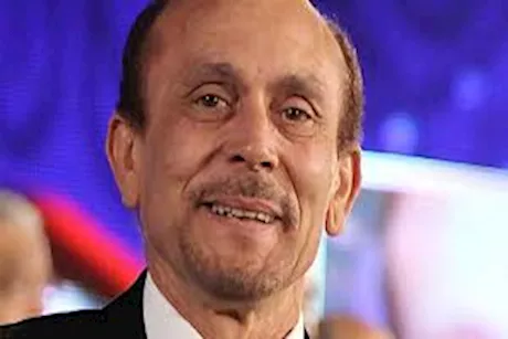 الفنان محمد صبحي لا يزال بالمستشفى.. والأطباء يقيمون حالته اليوم