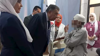 محافظ الدقهلية يتدخل لحل شكوى مريض بمستشفى أجا المركزي (صور)