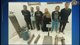 ضبط عصابة تسرق قضبان السكك الحديدية بالغربية| فيديو