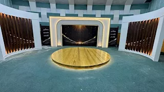 صورة- ستديو أحمد زويل يستعد لصالون ماسبيرو الثقافي 