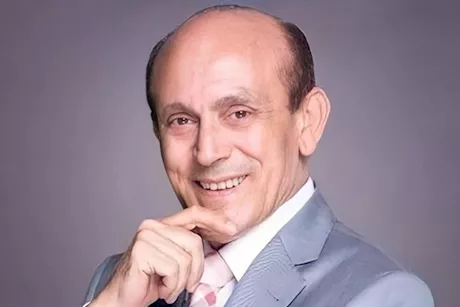 آخرهم الفنان محمد صبحي- 6 مشاهير تعرضوا لوعكات صحية