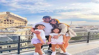 عماد متعب يشارك صورا مع بناته ويعلق 