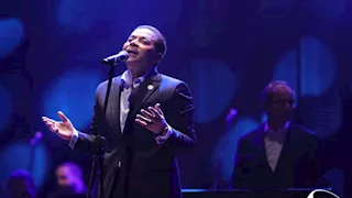 مدحت صالح يُبدع في افتتاح مهرجان الصيف بمكتبة الإسكندرية - صور