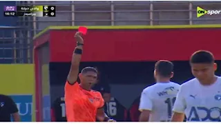  "بعد 17 دقيقة".. أول حالة طرد بالموسم الجديد من مباراة بيراميدز ودجلة (فيديو)