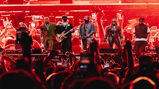 مدل بيست تختتم سلسلة حفلاتها الصيفية في الرياض وجدة